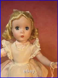 14 Madame Alexander Alice In Wonderland Doll 1950s With Curler Set. Maggie Face