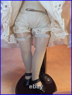 14 Madame Alexander Alice In Wonderland Doll 1950s With Curler Set. Maggie Face