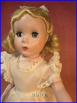 14 Madame Alexander Alice In Wonderland Doll 1950s With Curler Set. Maggie Face