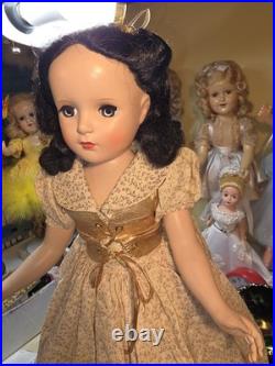 17 Madame Alexander Walt Disney Snow White Hard Plastic Doll. All Original/ Tag