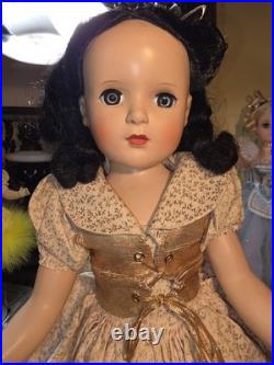 17 Madame Alexander Walt Disney Snow White Hard Plastic Doll. All Original/ Tag