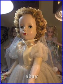18 Vintage Madame Alexander Wendy Bride Walker Doll All Original