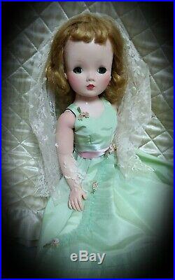 1950s 21 inch Madame Alexander Cissy doll