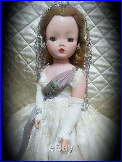 1950s 21 inch Tagged original Madame Alexander Queen Cissy doll
