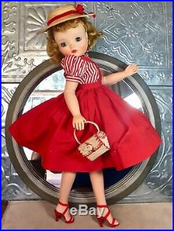 1950s Madame Alexander Beguiling Cissy! In Delightful Outfit! # 2083