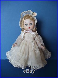 1953 LITTLE SOUTHERN GIRL Strung Madame Alexander-Kins Doll