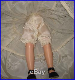 1954 Mme Alexander 18 Me and My Shadow Series Victoria Doll #2030C WOW MJ26