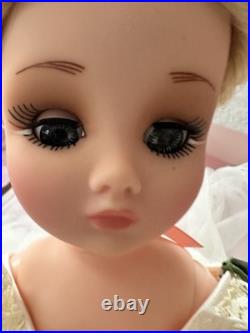 1999 Doll Of The Year Madame Alexander #22700 Classic Ballerina