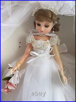 1999 Madame Alexander 16 Classic Bride Doll 22690