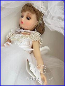 1999 Madame Alexander 16 Classic Bride Doll 22690