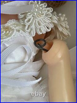 1999 Madame Alexander 16 Classic Bride Doll 22690