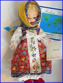 1999 Madame Alexander 8 Russia with Matryoshka Nesting Doll INTERNATIONAL box