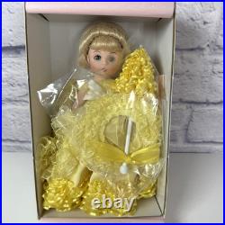 2004 Madame Alexander 35627 Azalea Trail Maid YELLOW Dress Limited Edition #262