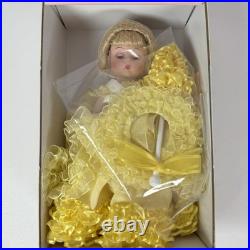 2004 Madame Alexander 35627 Azalea Trail Maid YELLOW Dress Limited Edition #262
