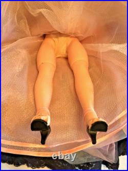 21 Madame Alexander 2000 CISSY PEACOCK ROSE LIMITED EDITION # 019/200 (Y46)