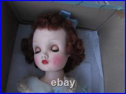 All Original Madame Alexander Auburn Red Head Winnie In Box 25