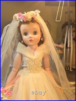 BEAUTIFUL 15 Madame Alexander Jointed Elise Bride Doll Circa 1957