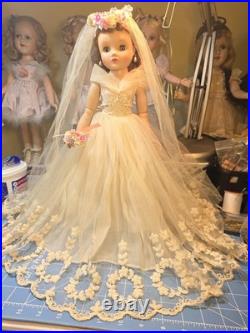 BEAUTIFUL 15 Madame Alexander Jointed Elise Bride Doll Circa 1957