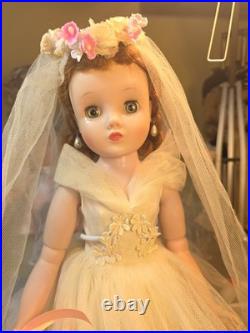 BEAUTIFUL 15 Madame Alexander Jointed Elise Bride Doll Circa 1957