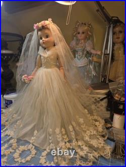 BEAUTIFUL 15 Madame Alexander Jointed Elise Bride Doll Circa 1957