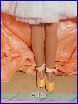 BEAUTIFUL 1960's MIB Madame Alexander Leslie Ballerina