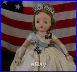Beautiful 1950's Vintage Madame Alexander Cissy Queen Doll