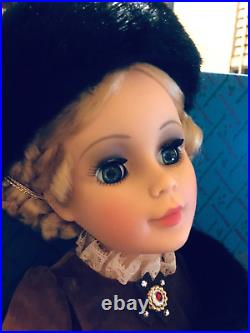 Beautiful Natasha Madame Alexander Russian Beauty Doll #2255 Original Box withtag