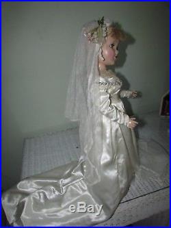 Beautiful Vintage Hard Plastic 18 Tall Bride And Groom Madame Alexander