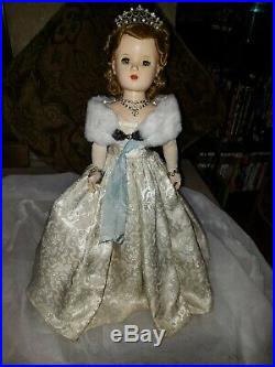 Beautiful Vintage Madame Alexander 1953/54 Queen Elizabeth, Beau Arts Doll- 17