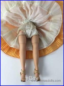 Beautiful Vintage Madame Alexander 1960 Apricot Godey Elise Doll