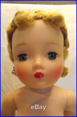 Beautiful Vintage Madame Alexander Cissy Doll