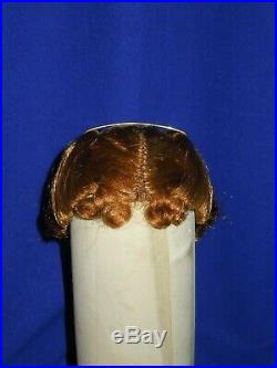 Beautiful vintage auburn wig, short chignon Madame Alexander 20 Cissy doll