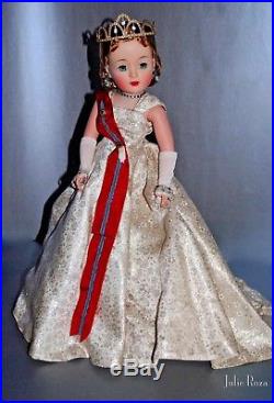 Excellent and RARE Vintage Madame Alexander Sleeping Beauty Cissy Queen