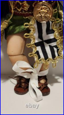Fabulous Madame Alexander Mexico Doll #59450 w Feathered Headdress & Box