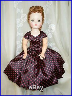 Gorgeous Vintage 1950's Madame Alexander 20 Cissy doll