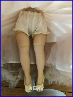 Gorgeous Vintage 1963 Madame Alexander CISSETTE Doll Cinderella Gown
