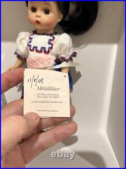 MADAME ALEXANDER 8 SIGNED INTERNATIONAL DOLL. EL SALVADORE With FRUIT BASK