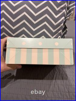 MADAME ALEXANDER 8 SIGNED INTERNATIONAL DOLL. EL SALVADORE With FRUIT BASK