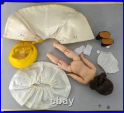 MA Madame Alexander Wendy Kin BKW Walker DOLL in Yellow Rainy Day Outfit (2498)