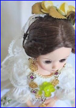 Madame Alexander 10 Queen Victoria Doll #057/250