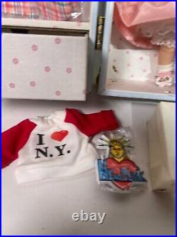 Madame Alexander 1996 MADC Premiere I Love NY Trunk Set With Doll, Box, Accesories