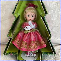 Madame Alexander 2007 Wreath of Holiday Wishes 8 Doll #46035 Eyes Flaw Read Box