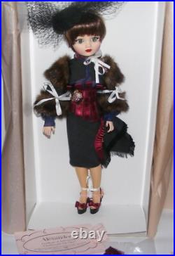 Madame Alexander 2009 21 CISSY Doll A FASHIONABLE LIFE #50040 LE 120/125