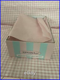 Madame Alexander 2010 MADC St Louis Convention Gateway Arch Wendy 8 Doll #60220