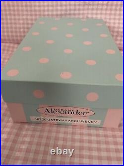 Madame Alexander 2010 MADC St Louis Convention Gateway Arch Wendy 8 Doll #60220
