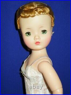 Madame Alexander 20 1950s Basic Cissy doll