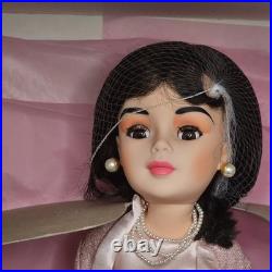 Madame Alexander 21 Inch Jackie Kennedy Travel Ensemble 1745 Doll In Box With COA
