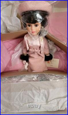 Madame Alexander 21 Inch Jackie Kennedy Travel Ensemble 1745 Doll In Box With COA