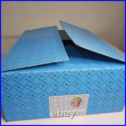 Madame Alexander 21 Inch Jackie Kennedy Travel Ensemble 1745 Doll In Box With COA