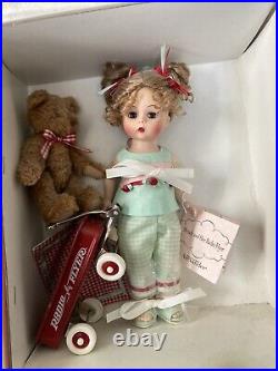 Madame Alexander #42360 Wendy And Her Radio Flyer Doll NEW Mint VERY RARE 2006